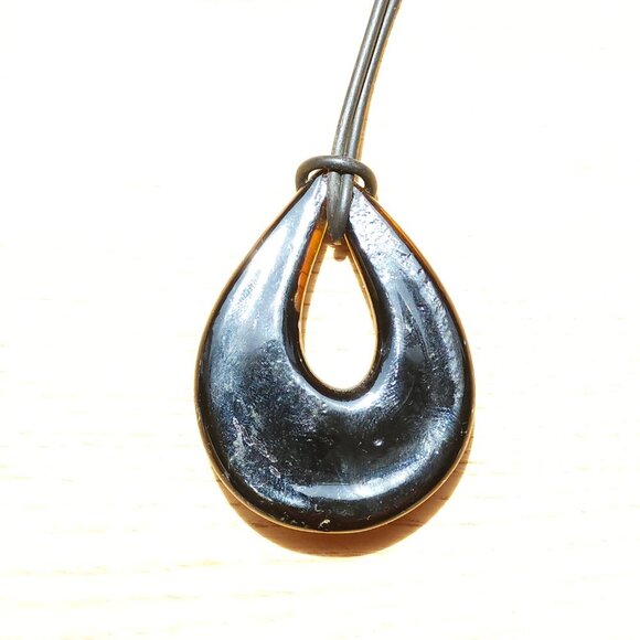 LOVELY AMBER TEARDROP PENDANT Necklace ON Plastic Rope Chain - Picture 2 of 4